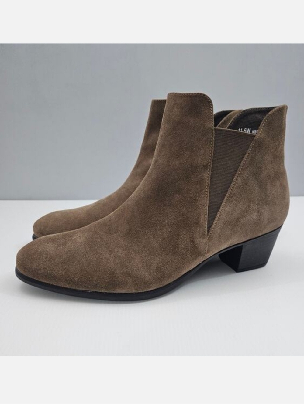 Munro Jackson Ankle Boot Women 11.5 WIDE Toasted Sesame Suede Low Heel Comfort